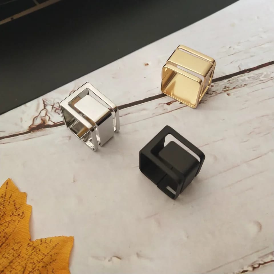 ANILLO RECTANGULAR BISUTERIA